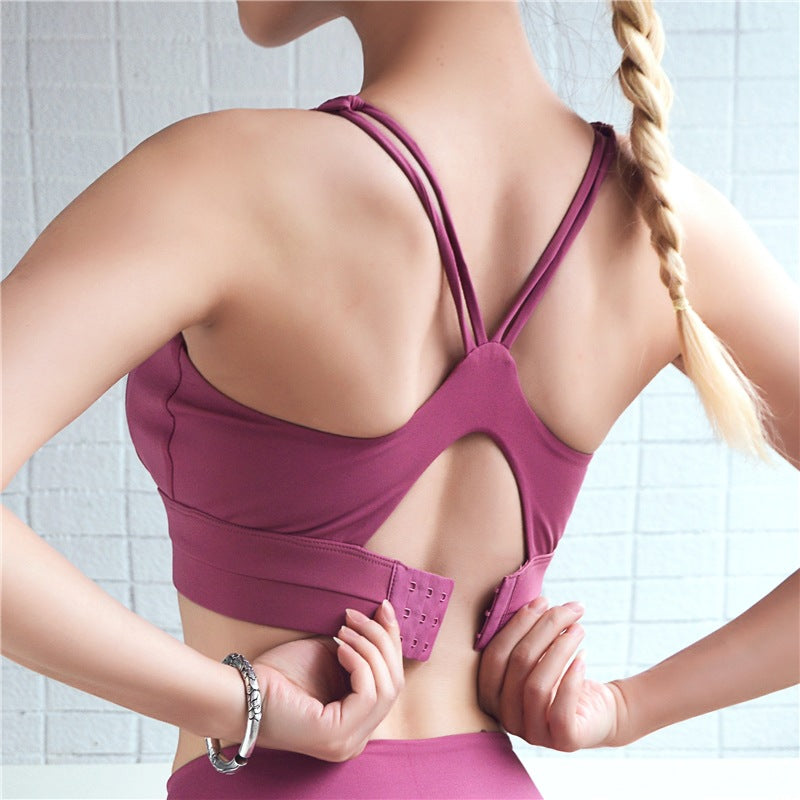 Adjustable back sports bra